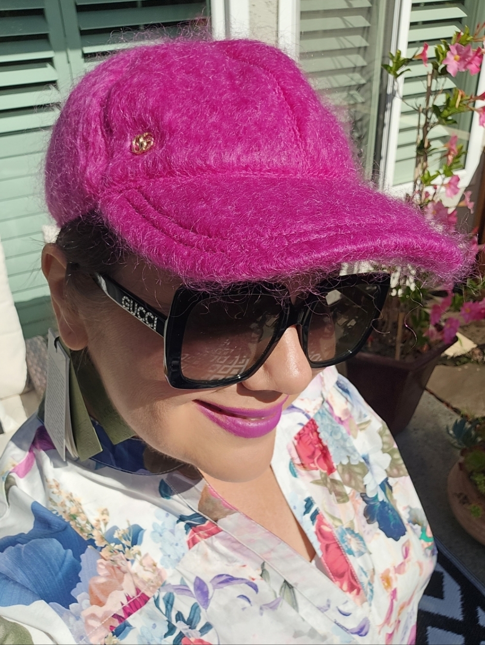 Gucci Fuchsia Mohair Baseball Cap with Gold GG Accent - Picture 10 of 12